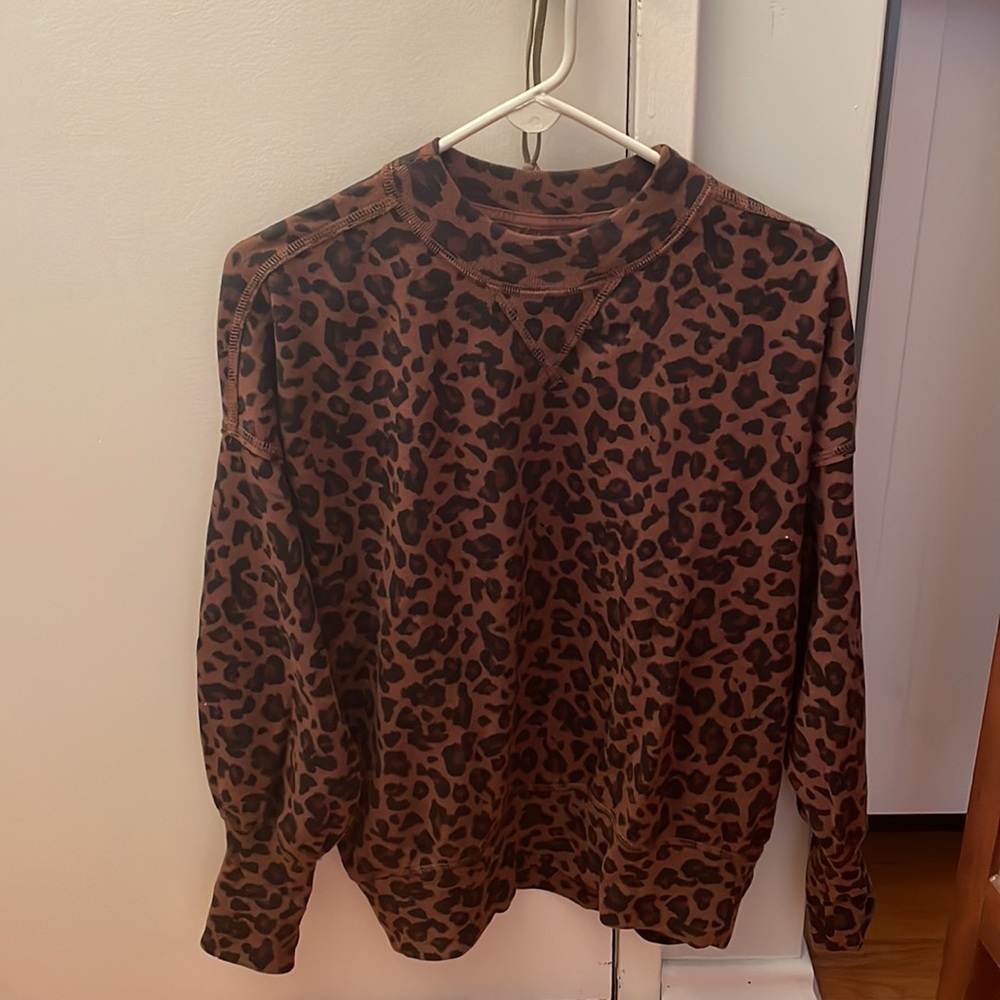 Leopard print crew neck sweatshirt